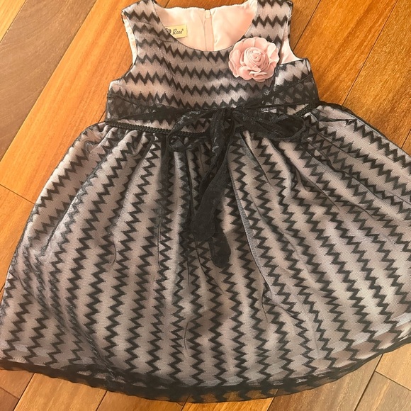 Pink and Black Zigzag Formal Kids Dress - Picture 5 of 8